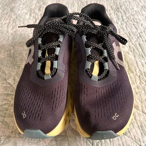 On Running Men's Black and Yellow Athletic Shoes